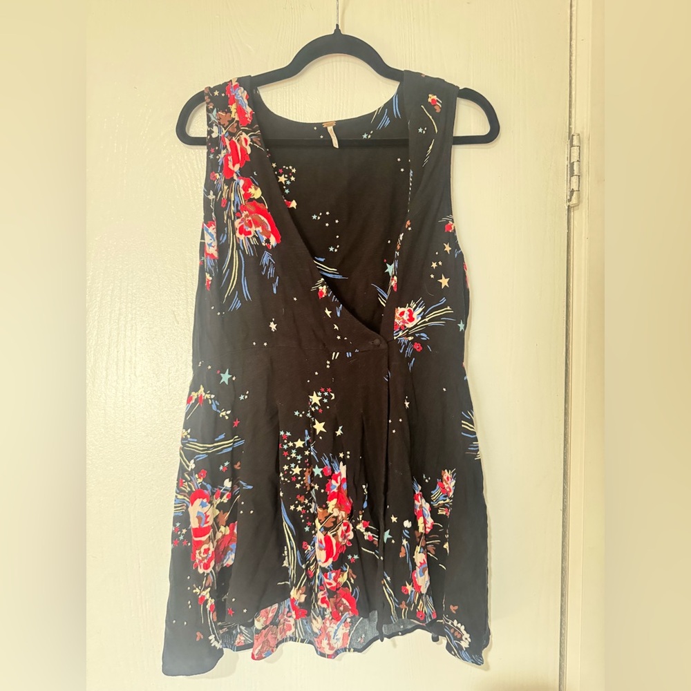 Bundle 4 for $20- Free People Floral Black Sleeveless Top